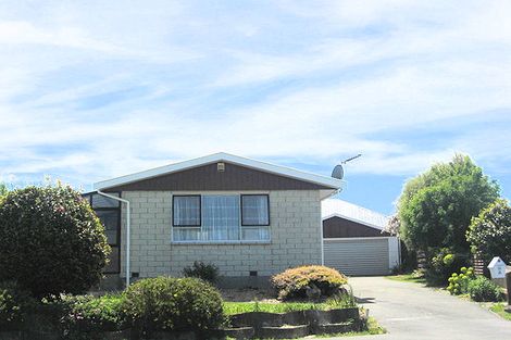 Photo of property in 15 De Bloge Place, Burwood, Christchurch, 8061