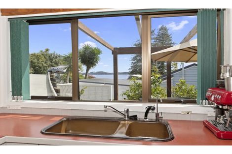 Photo of property in 25 Tapeka Road, Russell, 0202