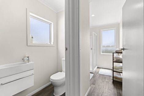 Photo of property in 4b Clerke Place, Marfell, New Plymouth, 4310