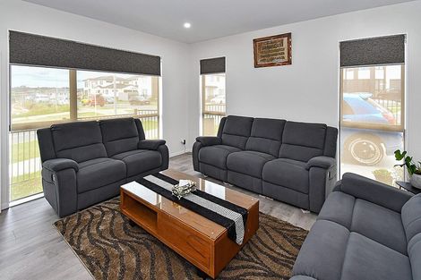 Photo of property in 1 Aklander Rise, Flat Bush, Auckland, 2019