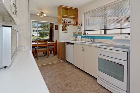 Photo of property in 9 Verena Place, Green Bay, Auckland, 0604