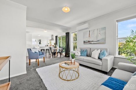 Photo of property in 5 Reid Road, Wainuiomata, Lower Hutt, 5014