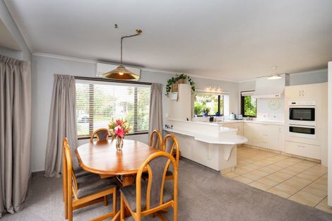 Photo of property in 32 Durham Drive, Havelock North, 4130