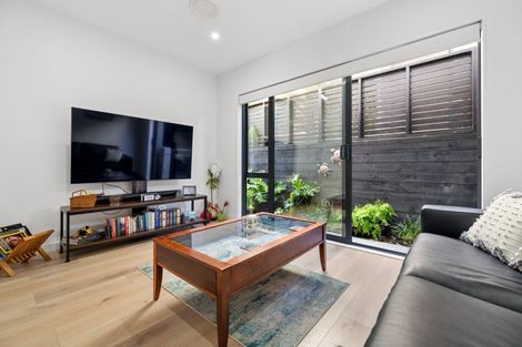 Photo of property in 10b Windlass Street, Long Bay, Auckland, 0630