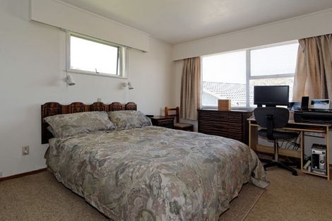 Photo of property in 9 Verena Place, Green Bay, Auckland, 0604