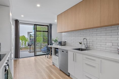 Photo of property in 6/12 New Brighton Road, Shirley, Christchurch, 8061