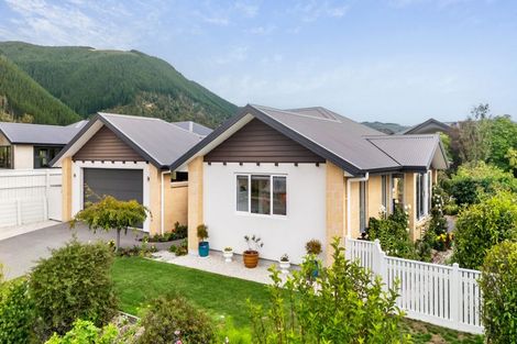 Photo of property in 18 Woolshed Drive, Stoke, Nelson, 7011