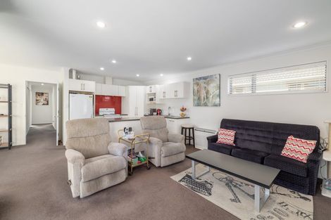 Photo of property in 50 Shortland Street, Wainoni, Christchurch, 8061
