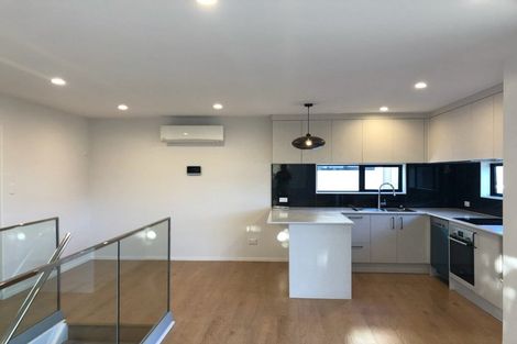 Photo of property in 26a Holland Avenue, Point England, Auckland, 1072
