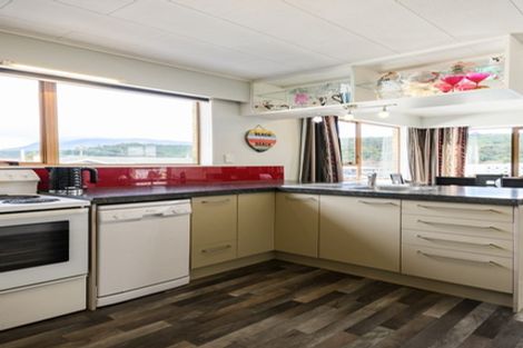 Photo of property in 159 Waikawa Road, Picton, 7220