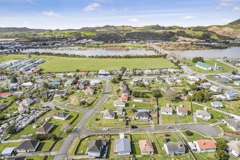 Photo of property in 2 Armstrong Street, Huntly, 3700