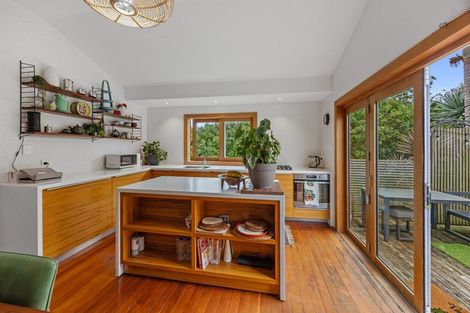 Photo of property in 95 Wallace Road, Mangere Bridge, Auckland, 2022
