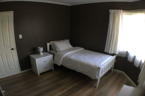 Photo of property in 11 Linicro Place, Wattle Downs, Auckland, 2103