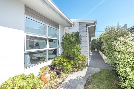 Photo of property in 16 Egmont Street, Patea, 4520