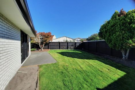 Photo of property in 6 Kirkdale Place, Avonhead, Christchurch, 8042