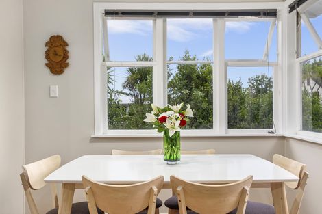 Photo of property in 536 West Coast Road, Oratia, Auckland, 0604