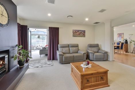 Photo of property in 256 Hill Road, The Gardens, Auckland, 2105