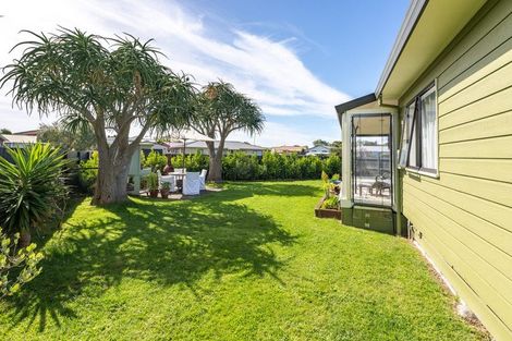 Photo of property in 88 Queens Road, Waikanae Beach, Waikanae, 5036