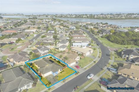 Photo of property in 18 Aberdeen Crescent, Wattle Downs, Auckland, 2103