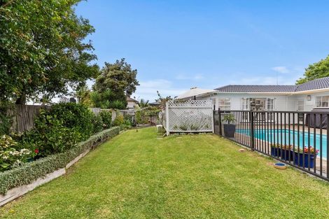 Photo of property in 85 Glenmore Road, Sunnyhills, Auckland, 2010