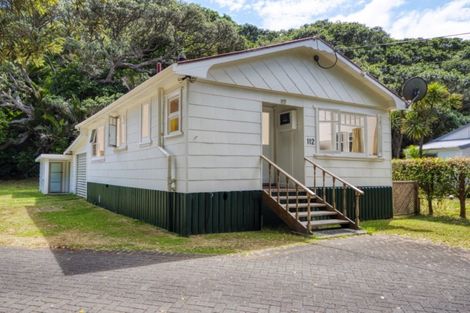 Photo of property in 112 Garden Road, Piha, New Lynn, 0772