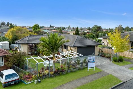 Photo of property in 14 Castlefinn Drive, Weymouth, Auckland, 2103