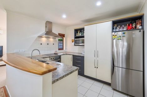 Photo of property in 51 Magic Way, Randwick Park, Auckland, 2105