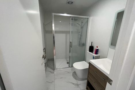 Photo of property in 2/28 Croydon Road, New Lynn, Auckland, 0600