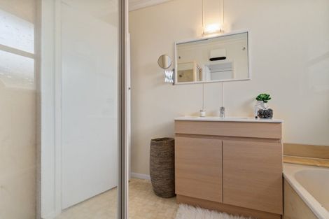 Photo of property in 9 Armstrong Avenue, Carterton, 5713