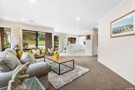 Photo of property in 45 Golfland Drive, Golflands, Auckland, 2013