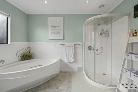 Photo of property in 19 Rhonda Place, Opaheke, Papakura, 2113