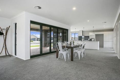 Photo of property in 35 Tulip Drive, Cambridge, 3434