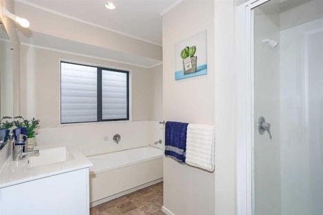 Photo of property in 1/34 Limond Street, Randwick Park, Auckland, 2105