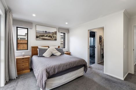 Photo of property in 12 Ivy Lane, Kelvin Grove, Palmerston North, 4414