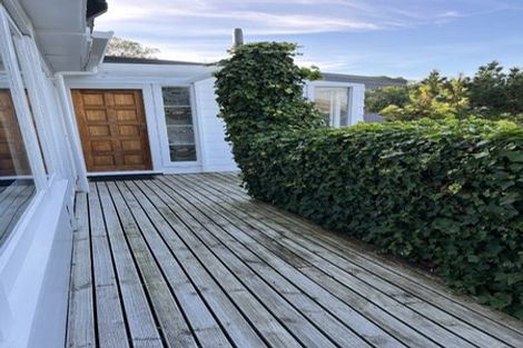 Photo of property in 30 Mana View Road, Paremata, Porirua, 5026