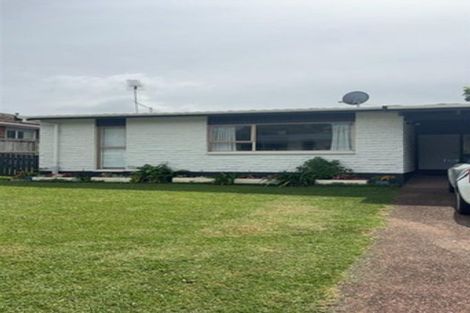 Photo of property in 2/31 Sandiacre Way, Browns Bay, Auckland, 0630