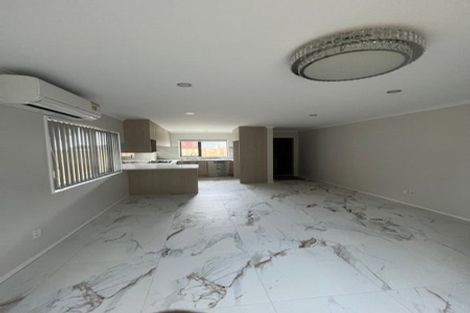 Photo of property in 83b Hutchinsons Road, Bucklands Beach, Auckland, 2014