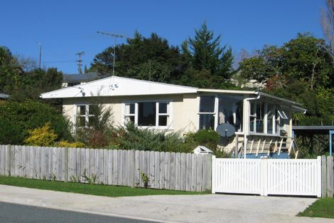 Photo of property in 4 Otanerua Road, Hatfields Beach, Orewa, 0931