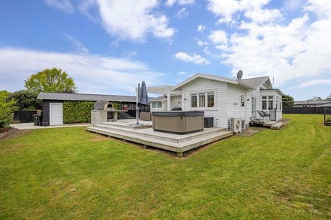 Photo of property in 2 Alma Place, Milson, Palmerston North, 4414