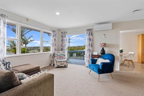 Photo of property in 2 Sycamore Drive, Sunnynook, Auckland, 0620