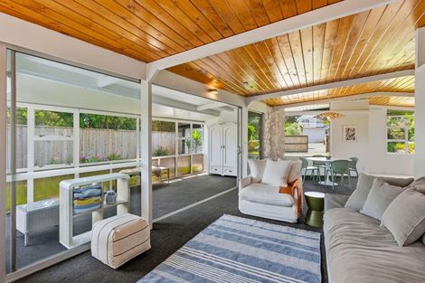 Photo of property in 32 Te Moana Road, Waikanae Beach, Waikanae, 5036