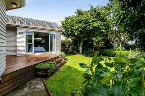 Photo of property in 86 Mangorei Road, Strandon, New Plymouth, 4312