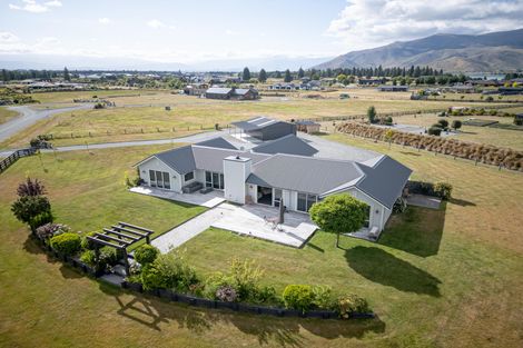 Photo of property in 2 Homestead Avenue, Twizel, 7999