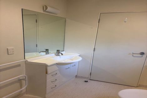 Photo of property in Terrace Heights Apartments, 2/163p The Terrace, Wellington Central, Wellington, 6011