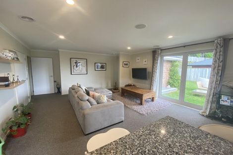 Photo of property in 21 Banks Boulevard, Whitby, Porirua, 5024