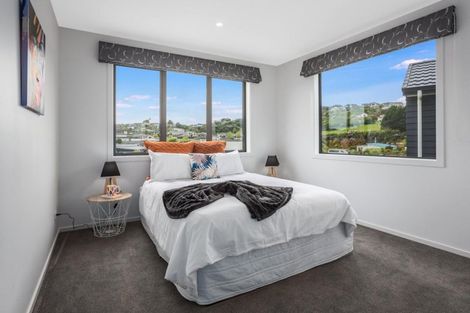 Photo of property in 3d Breakwater Way, Whitby, Porirua, 5024
