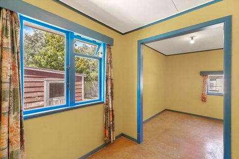 Photo of property in 2 Caius Avenue, Gonville, Whanganui, 4501