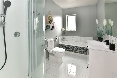 Photo of property in 29 Chic Gardens, Parakai, 0830