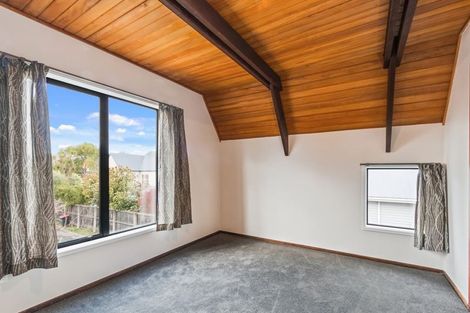 Photo of property in 28 Strowan Road, Strowan, Christchurch, 8052