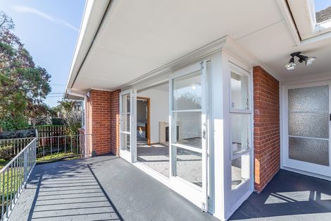 Photo of property in 4 Seaview Road, Glenfield, Auckland, 0629